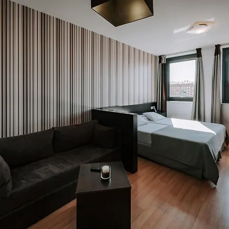 Zenit Hall 88 شقة فندقية 4*