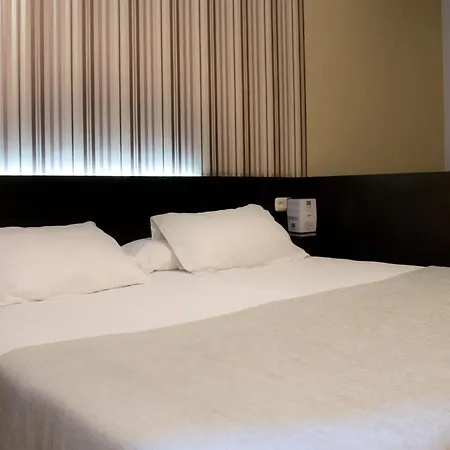 Zenit Hall 88 شقة فندقية 4*