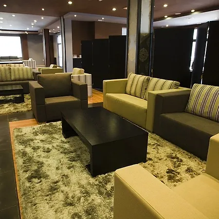 Zenit Hall 88 מלון דירות