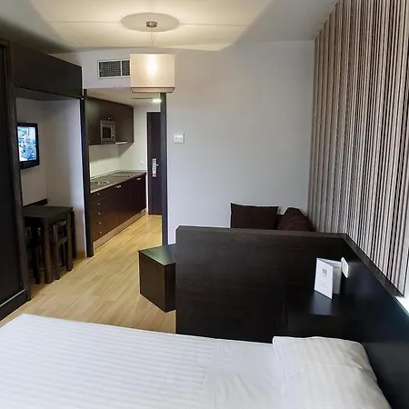 Zenit Hall 88 شقة فندقية سلامنكا